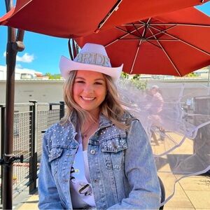 Meet your Posher, Hannah